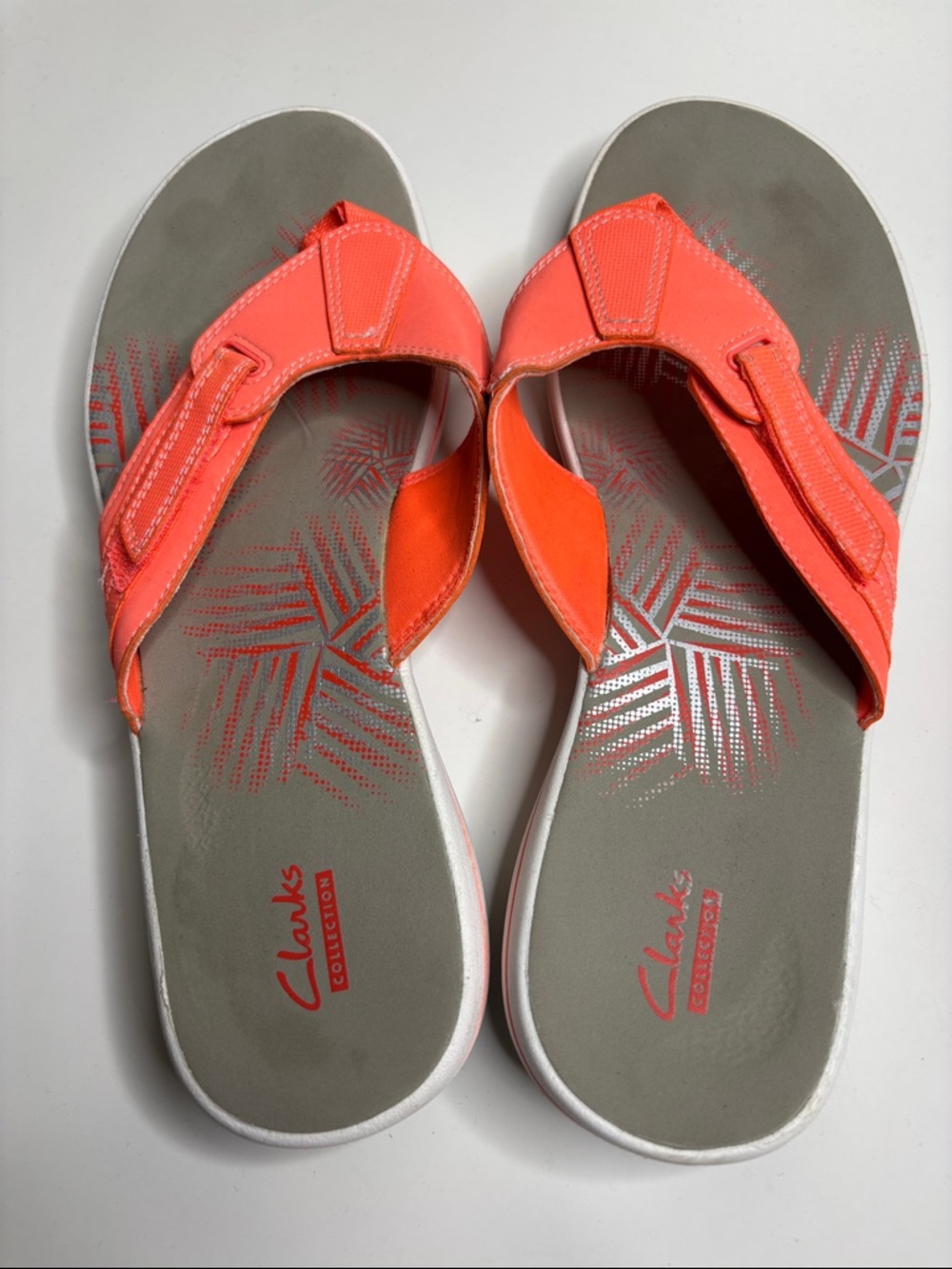 Clarks size 11M Bright Coral Orange Women's Thong Sandals - Picture 2 of 10